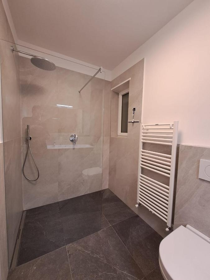 Guesthouse Le Palme Postal / Burgstall ภายนอก รูปภาพ